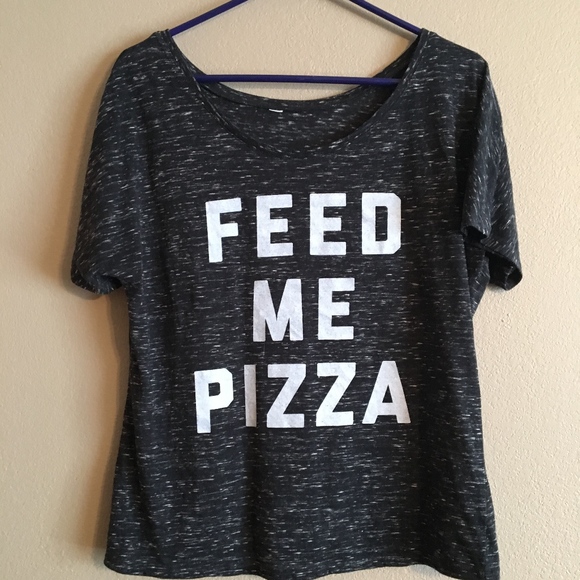 Tops - ❄️Soft Slouchy Graphic Tee